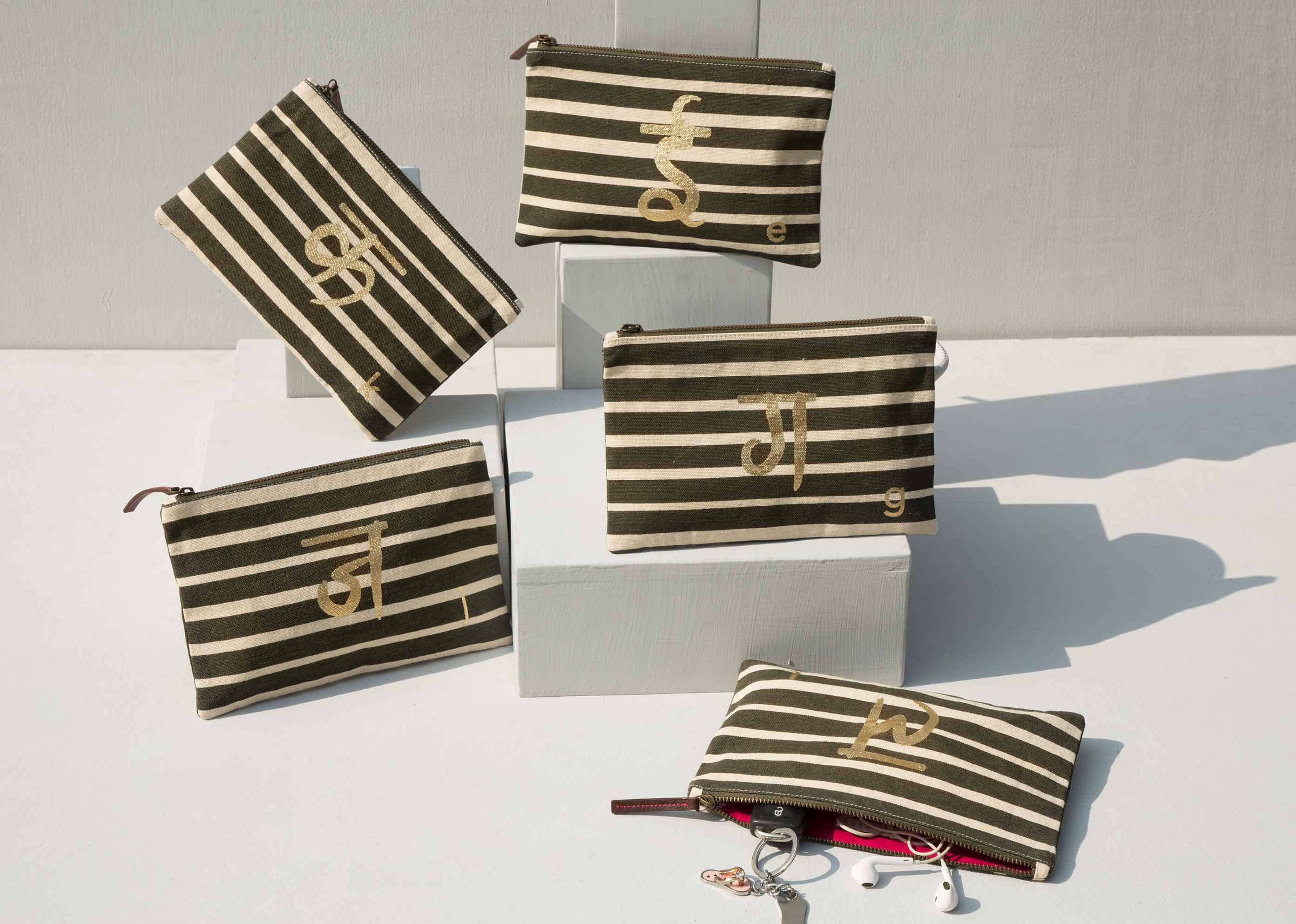 Alphabet E Pouch - Image 3