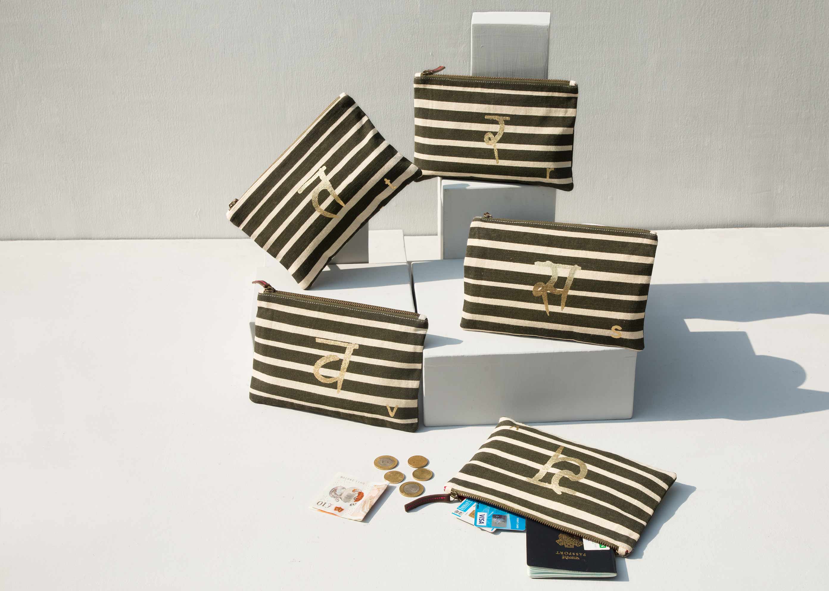 Alphabet V Pouch - Image 3