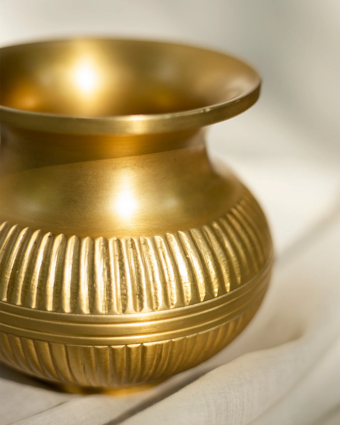 Godavari Lota - Small - Image 3